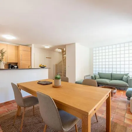Magnifique Duplex Avec Terrasse Et Piscine