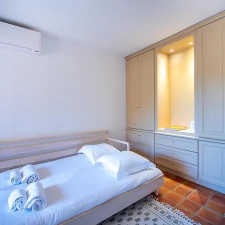 Апартаменты Magnifique Duplex Avec Terrasse Et Piscine *